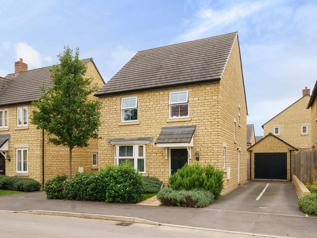 4 bed detached house for sale in Jasper Lane, Carterton, Oxfordshire OX18, £440,000