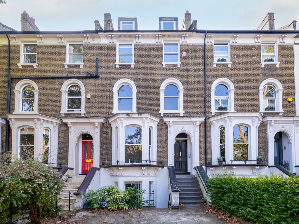 3 bed flat for sale in Larkhall Rise, London SW4, £895,000