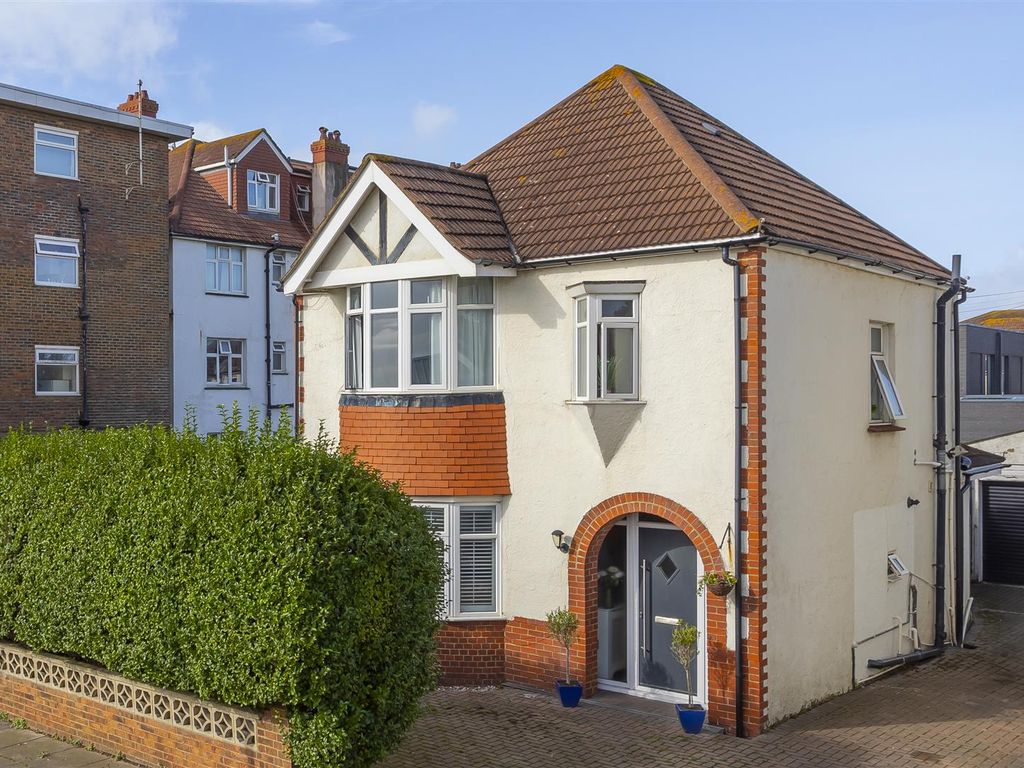 3 bed detached house for sale in St. Leonards Gardens, Hove BN3, £600,000