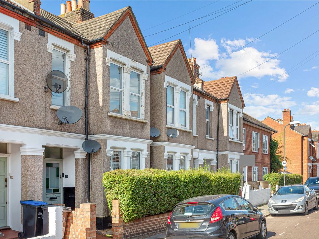 1 bed flat for sale in Bruce Road, Mitcham CR4, £400,000