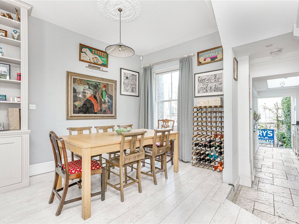 4 bed maisonette for sale in New Kings Road, Fulham Broadway SW6, £1,400,000