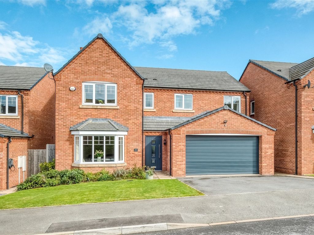 5 bed detached house for sale in Groves Way, Hartlebury, Kidderminster DY11, £550,000