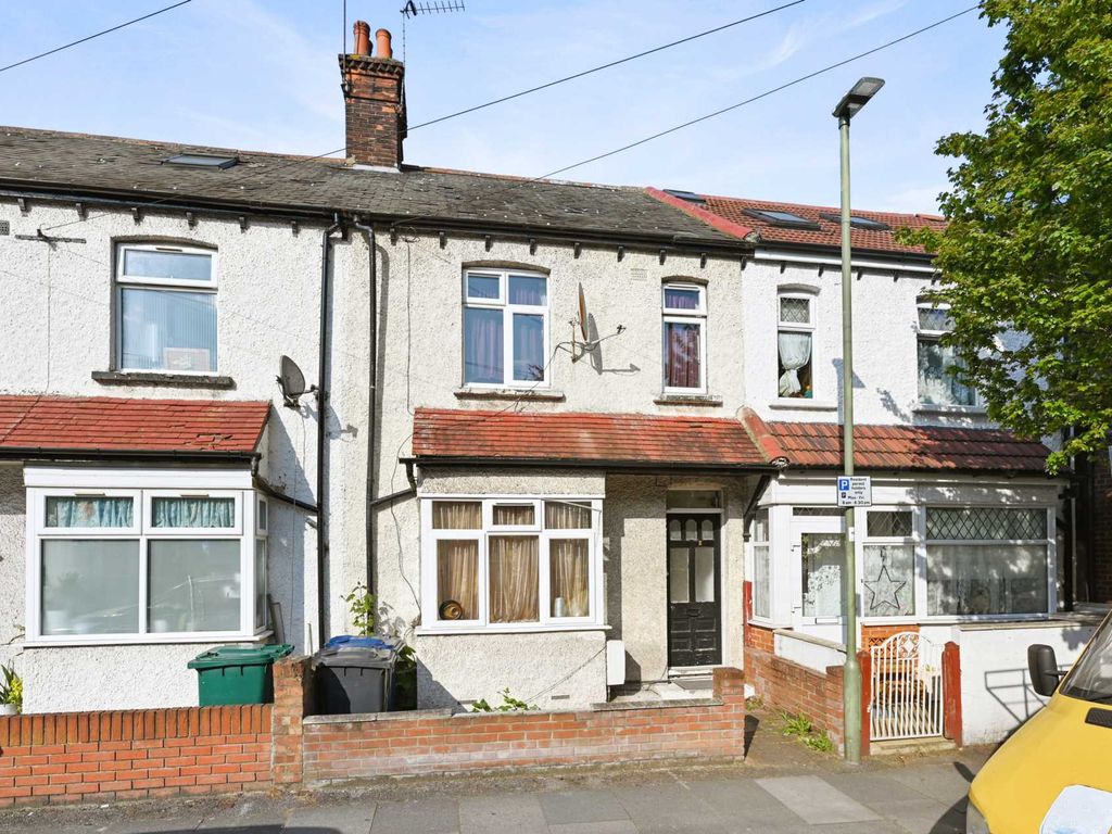 3 bed terraced house for sale in Annesley Avenue, Colindale, London NW9, £450,000