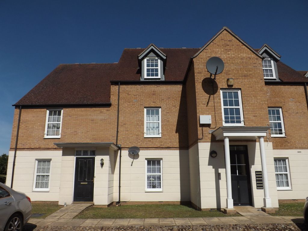 1 bed flat to rent in Hazel Covert, Thetford IP24, £700 pcm