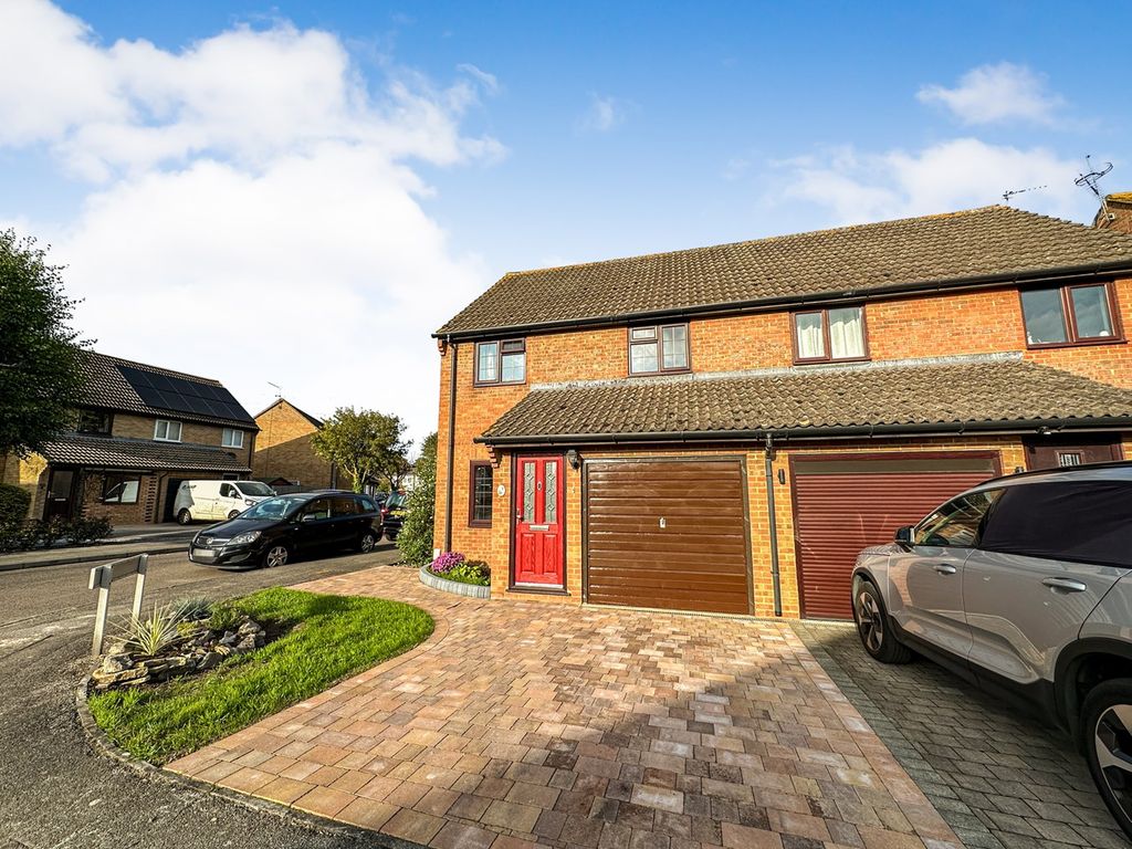 3 bed semi-detached house for sale in Muswell Close, Theale, Reading RG7, £350,000