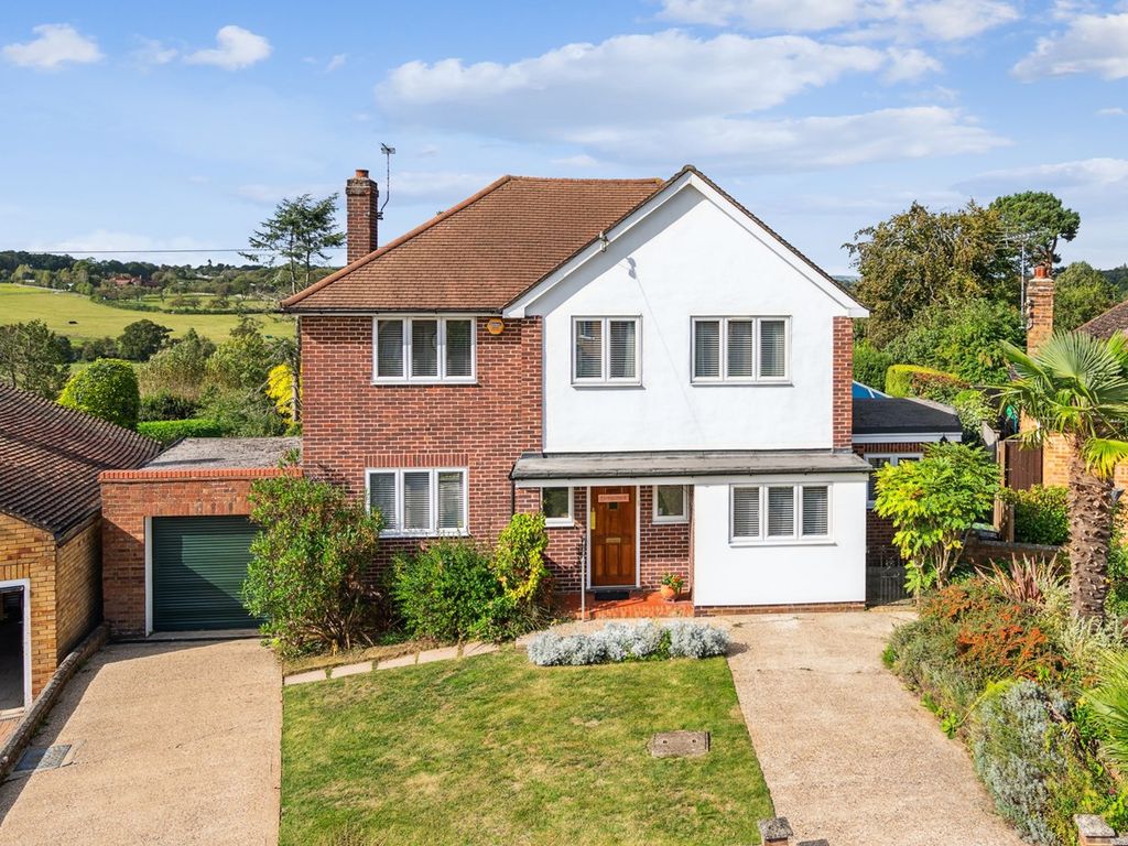 4 bed detached house for sale in Wheatley Way, Chalfont St Peter, Gerrards Cross SL9, £950,000