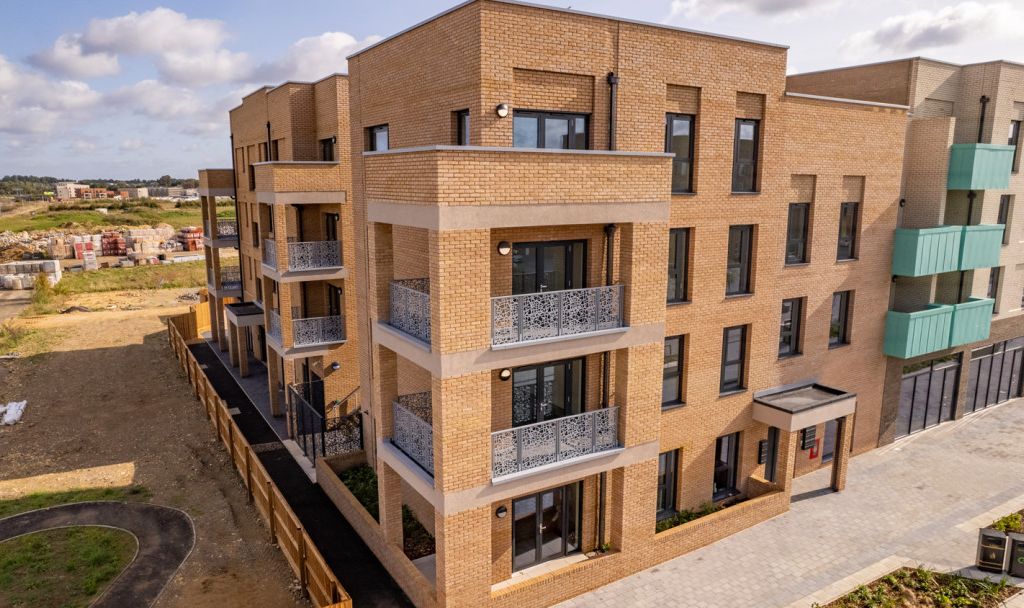 New home, 2 bed flat for sale in Huntingdon Road, Cambridge CB3, £350,000