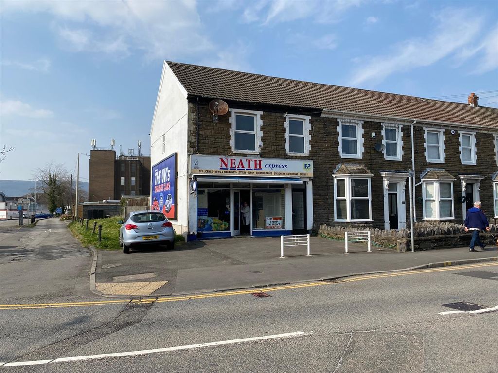 Retail premises to let in Gnoll Park Road, Neath SA11, £17,950 pa
