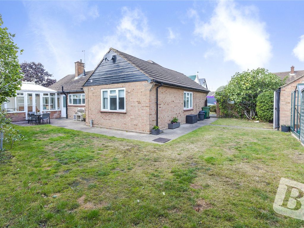 3 bed detached bungalow for sale in Rowan Walk, Hornchurch RM11, £800,000