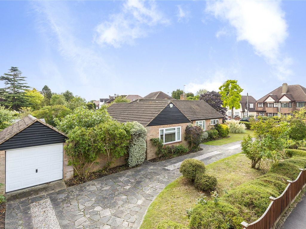 3 bed detached bungalow for sale in Rowan Walk, Hornchurch RM11, £800,000
