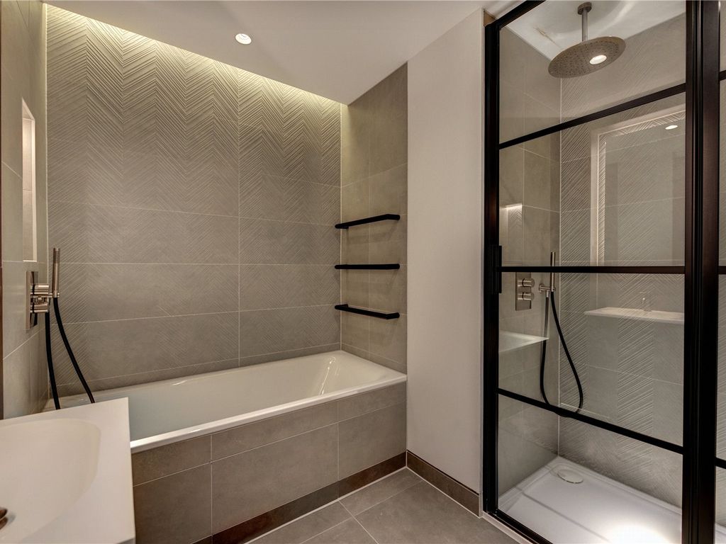 2 bed flat for sale in Cleveland Street, London W1T, £2,200,000