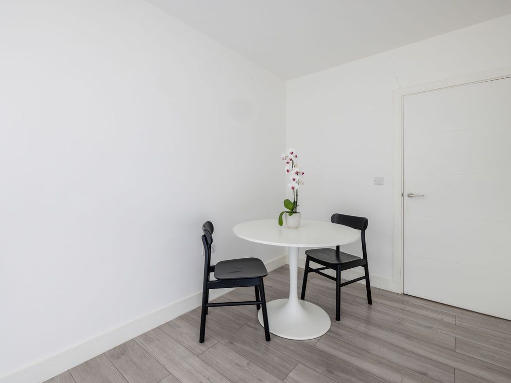 2 bed flat for sale in Dunfield Road, London SE6, £400,000