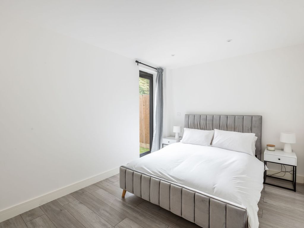 3 bed flat for sale in Dunfield Road, London SE6, £500,000