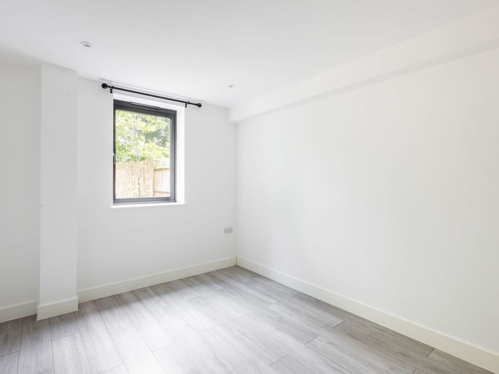 3 bed flat for sale in Dunfield Road, London SE6, £500,000