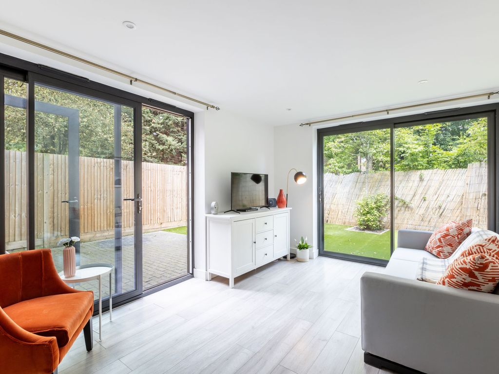 3 bed flat for sale in Dunfield Road, London SE6, £500,000