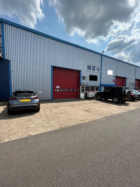 Warehouse to let in Red Lion Business Park, Red Lion Road, Surbiton KT6, £70,000 pa