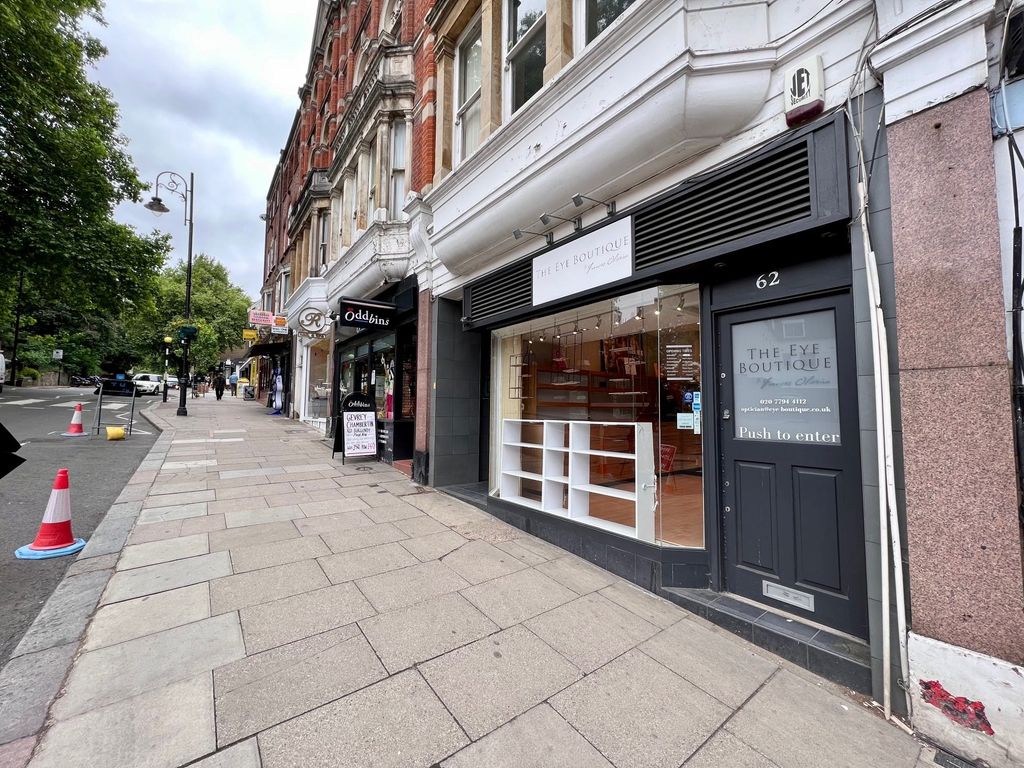 Retail premises to let in Rosslyn Hill, London NW3, £37,500 pa