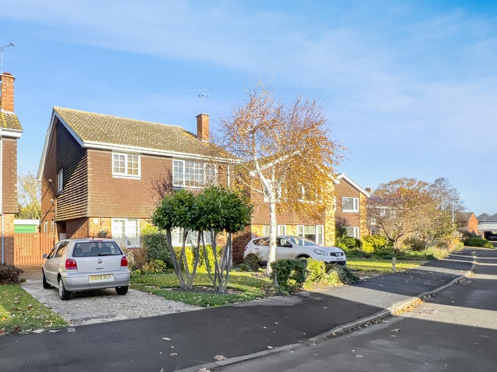 4 bed detached house for sale in Illingworth Way, Foxton, Cambridge CB22, £495,000