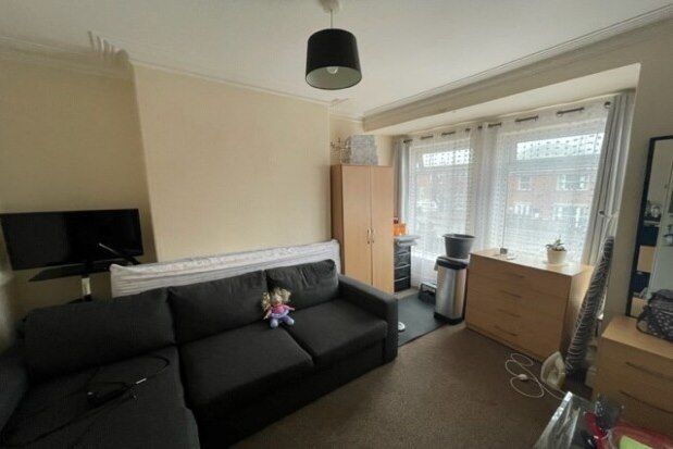 Room to rent in 158 Monks Road, Lincoln LN2, £450 pcm
