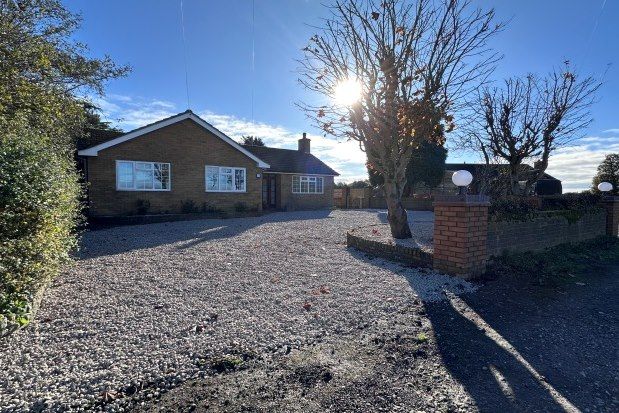 3 bed bungalow to rent in Overton Lane, Burntwood WS7, £1,995 pcm