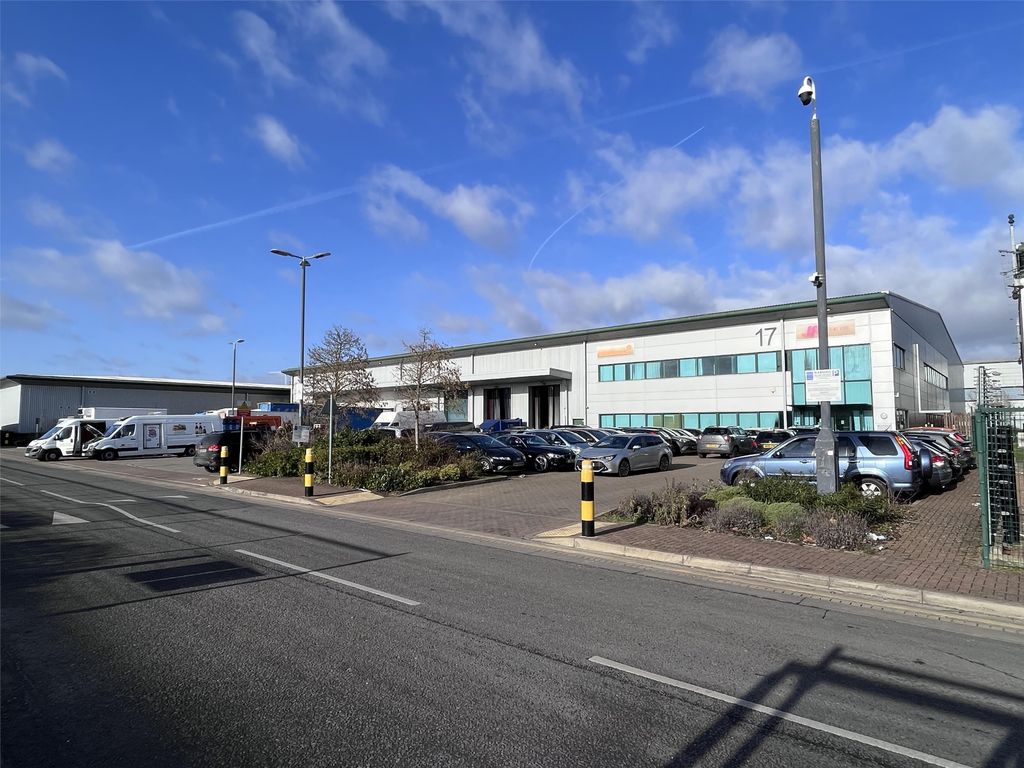 Industrial to let in Unit 17 Premier Park, Park Royal, London NW10, Non quoting