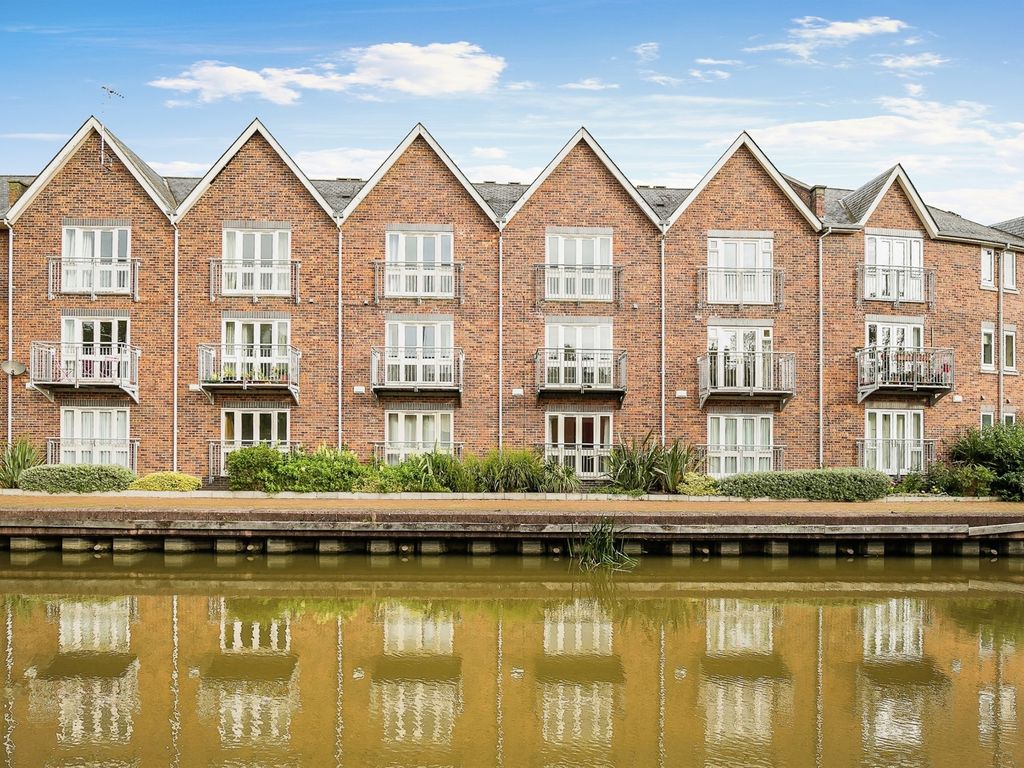 3 bed town house for sale in Waters Edge, Chester CH1, £350,000