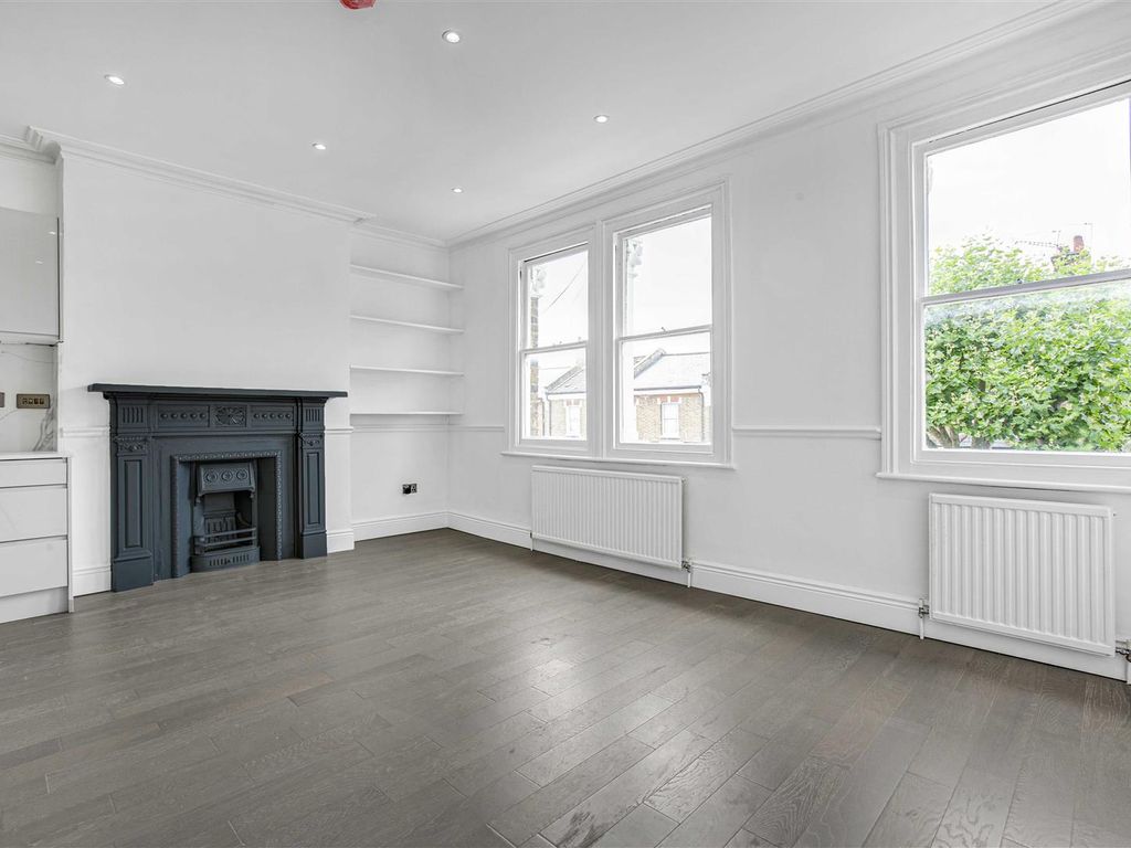 2 bed flat for sale in Ashmore Road, Maida Vale, London W9, £610,000
