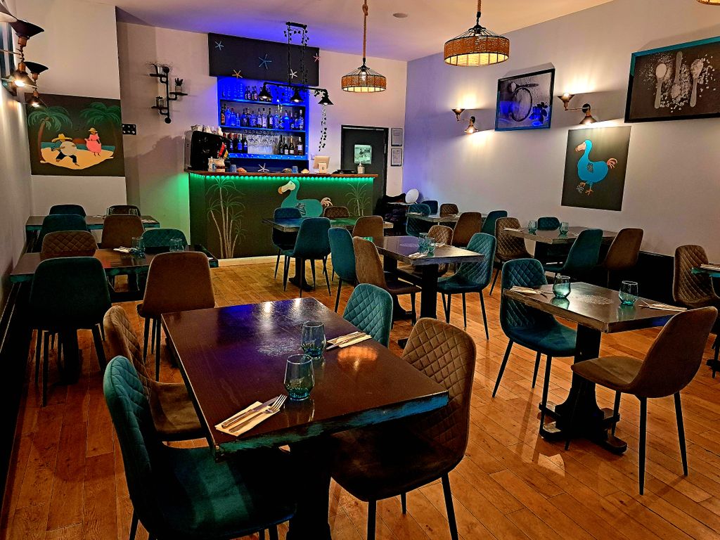 Restaurant/cafe to let in East Barnet Road, Barnet EN4, £19,000 pa