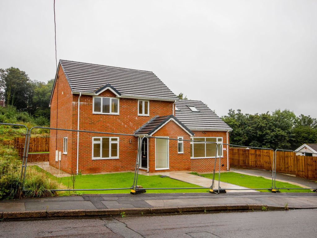 5 bed detached house for sale in Pentwyn Road, Trinant, Crumlin, Newport NP11, £340,000