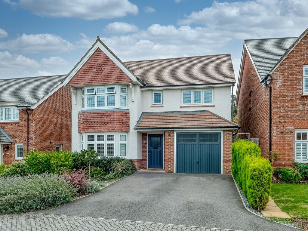 4 bed detached house for sale in Kinnersley Road, Alcester B49, £489,950