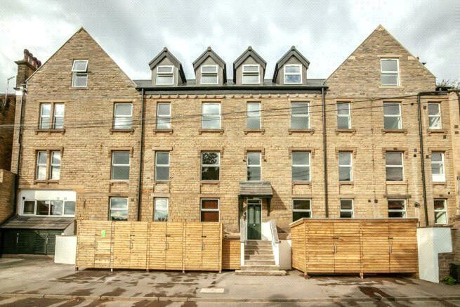 6 bed flat to rent in Bankfield Road, Huddersfield HD1, £2,210 pcm