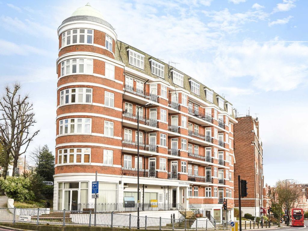 5 bed flat for sale in Finchley Road, London NW3, £1,250,000