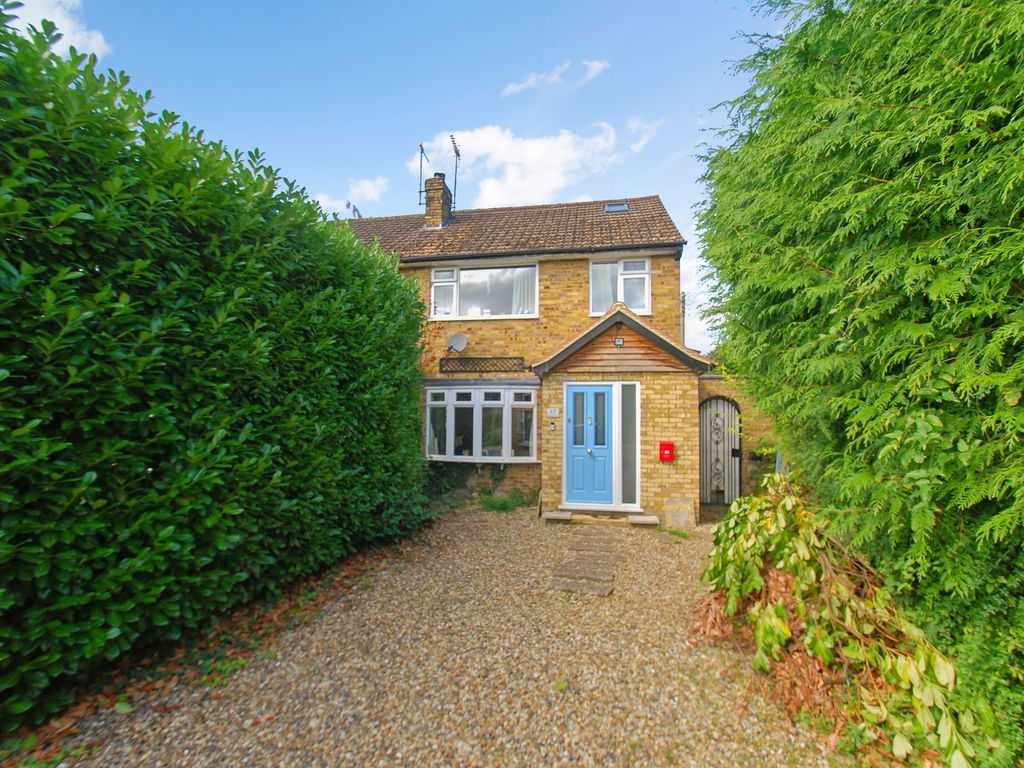 4 bed semi-detached house for sale in Derehams Lane, Loudwater, High Wycombe HP10, £550,000