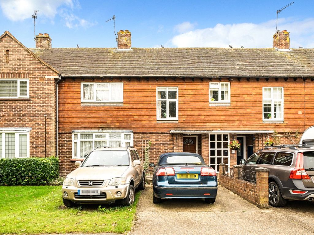 3 bed terraced house for sale in Guildford, Surrey GU1, £389,950
