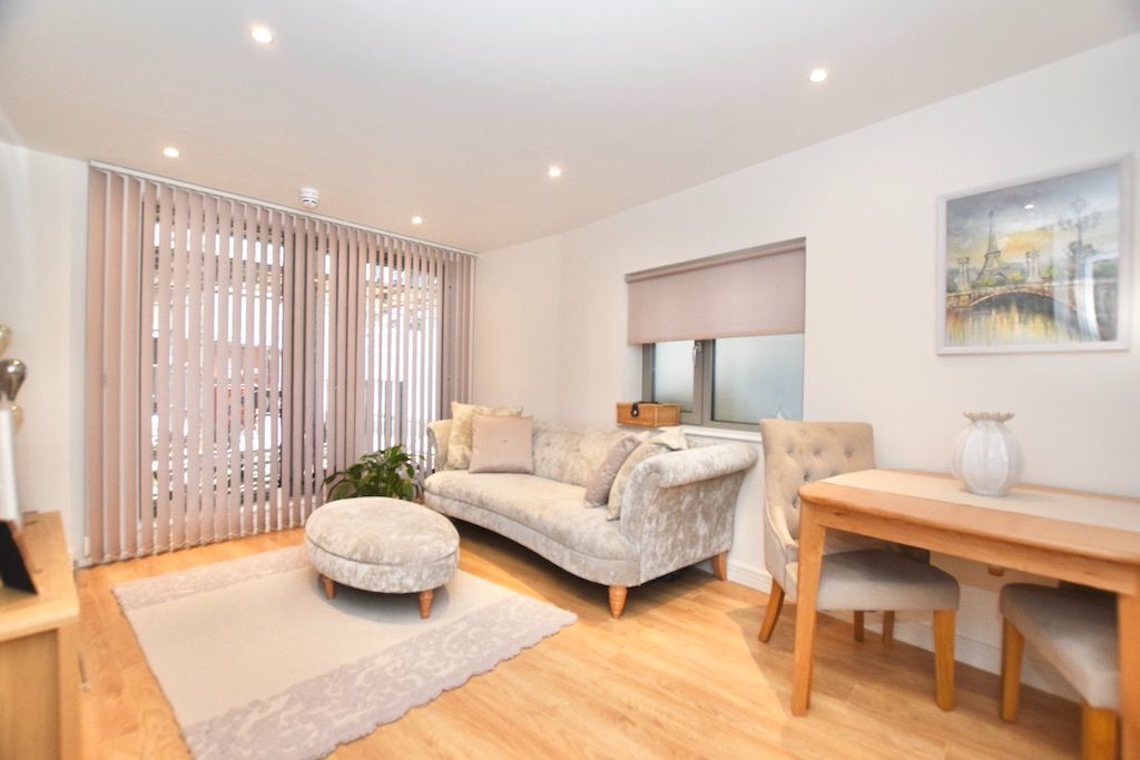 1 bed flat for sale in Waterside Way, London N17, £350,000