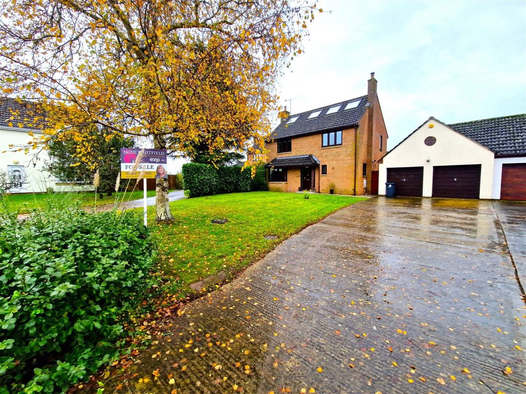 5 bed detached house for sale in Station Road, Christian Malford, Chippenham SN15, £585,000