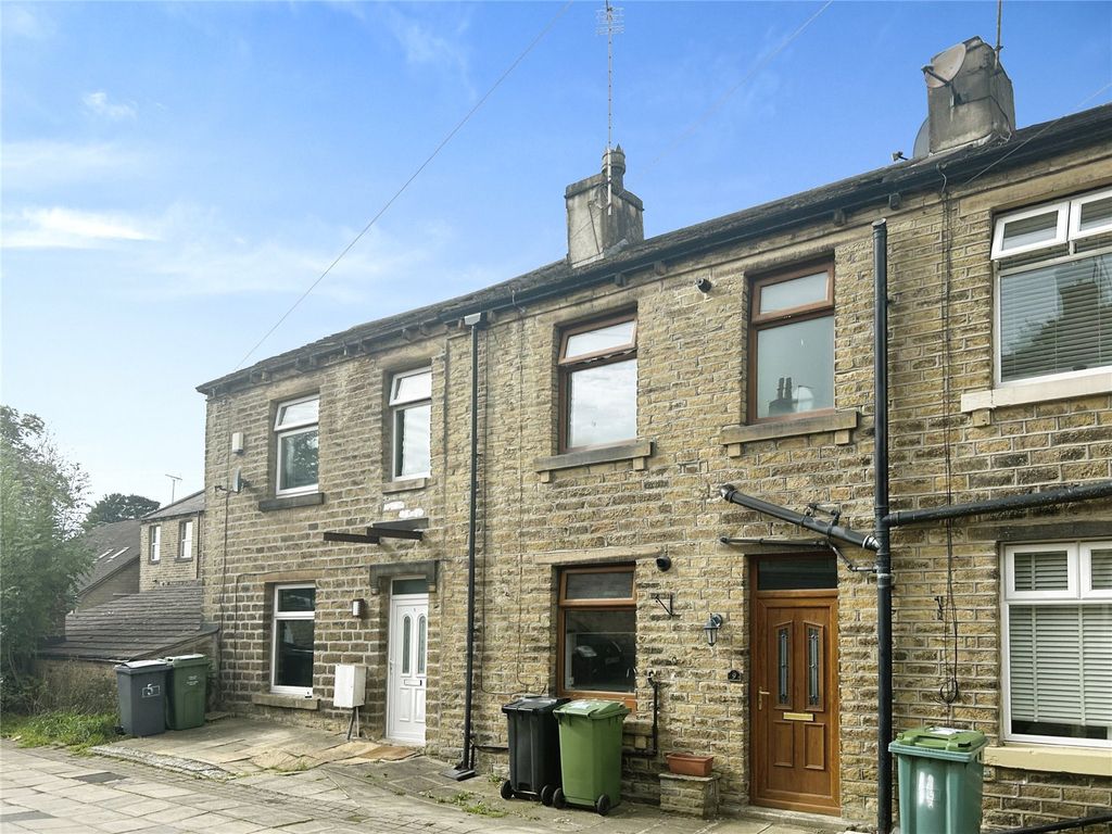 1 bed terraced house to rent in New Street, Netherton, Huddersfield HD4, £595 pcm