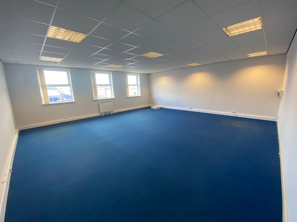 Office to let in 11 Telford Court, Chestergates Business Park, Ellesmere Port, Cheshire CH1, Non quoting