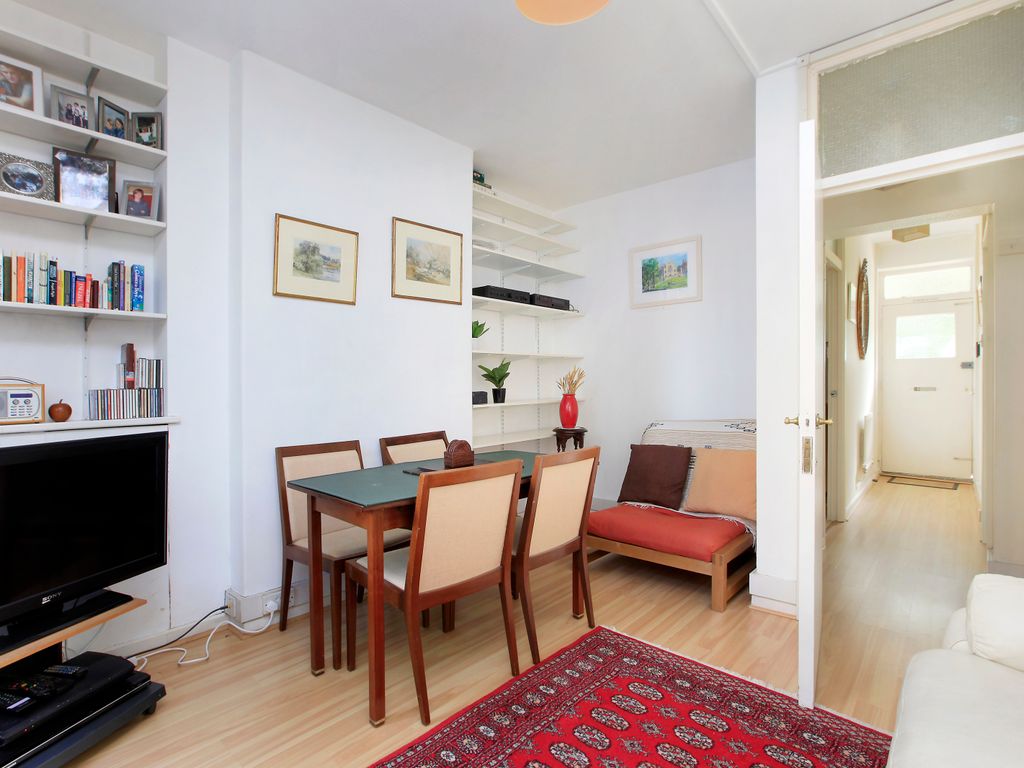 1 bed flat for sale in Archer House, Vicarage Crescent, Battersea, London SW11, £399,950