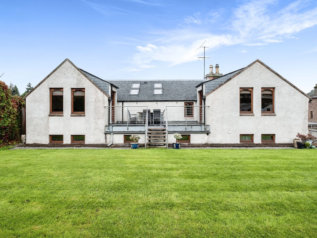 5 bed detached house for sale in Burn Place, Dingwall IV15, £400,000