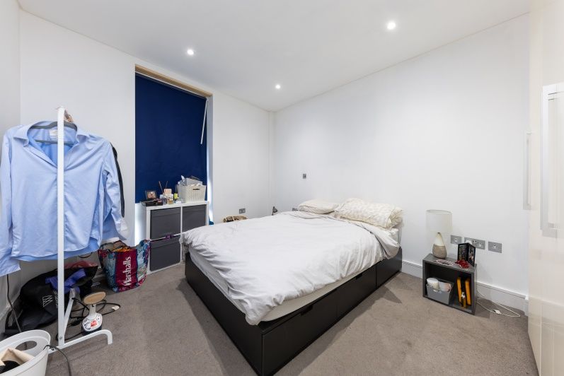 1 bed flat for sale in Downham Road, Islington N1, £425,000