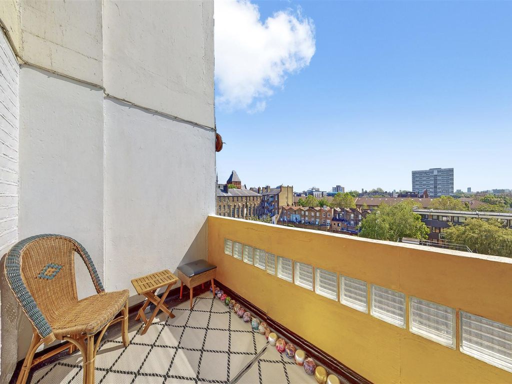 2 bed flat for sale in Stanway Street, London N1, £385,000