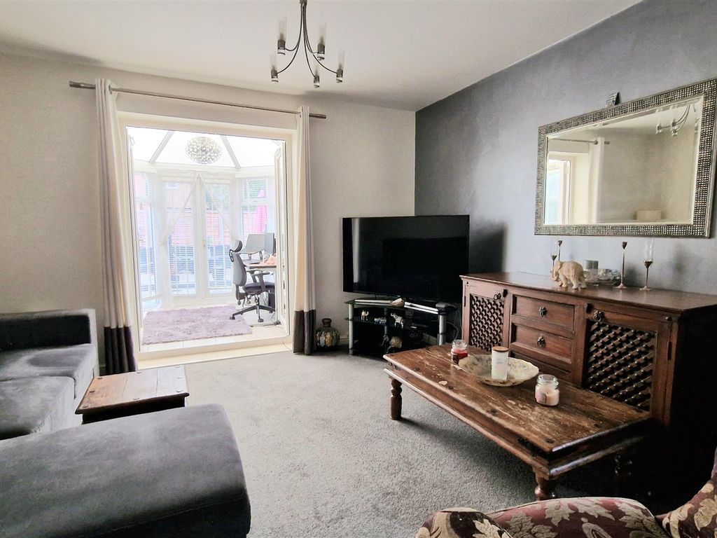 4 bed semi-detached house for sale in Sherbourne Drive, Hilton, Derby DE65, £240,000