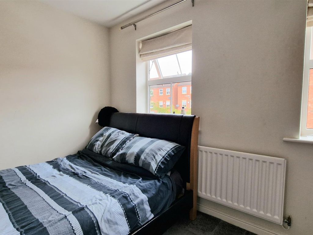 4 bed semi-detached house for sale in Sherbourne Drive, Hilton, Derby DE65, £240,000