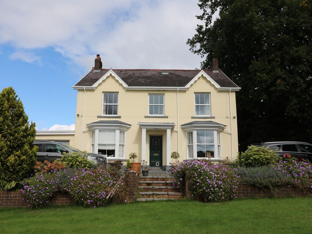 7 bed detached house for sale in Ffairfach, Llandeilo, Carmarthenshire. SA19, £619,000