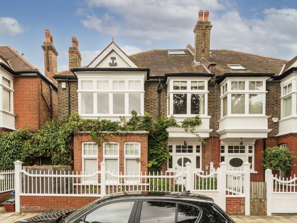 5 bed property to rent in Abinger Road, London W4, £9,997 pcm