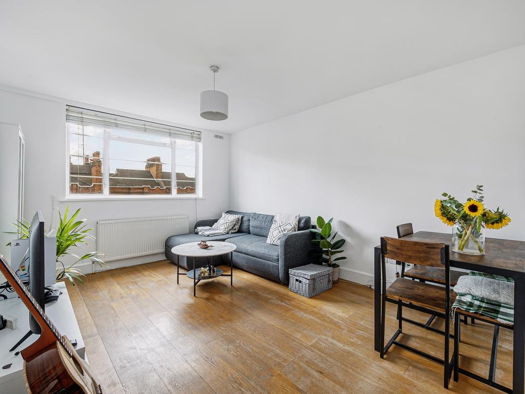 1 bed flat for sale in Hamlet Court, Hamlet Gardens, London W6, £345,000