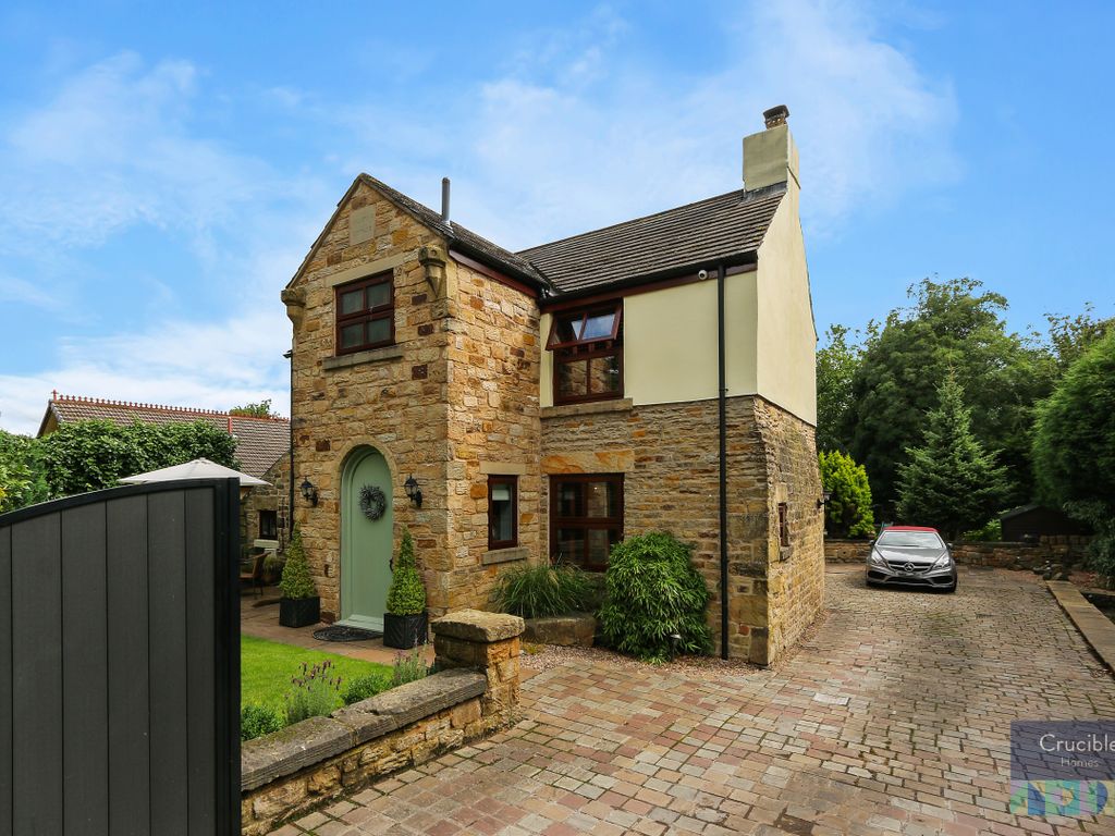 3 bed detached house for sale in Housley Lane, Chapeltown, Sheffield S35, £675,000