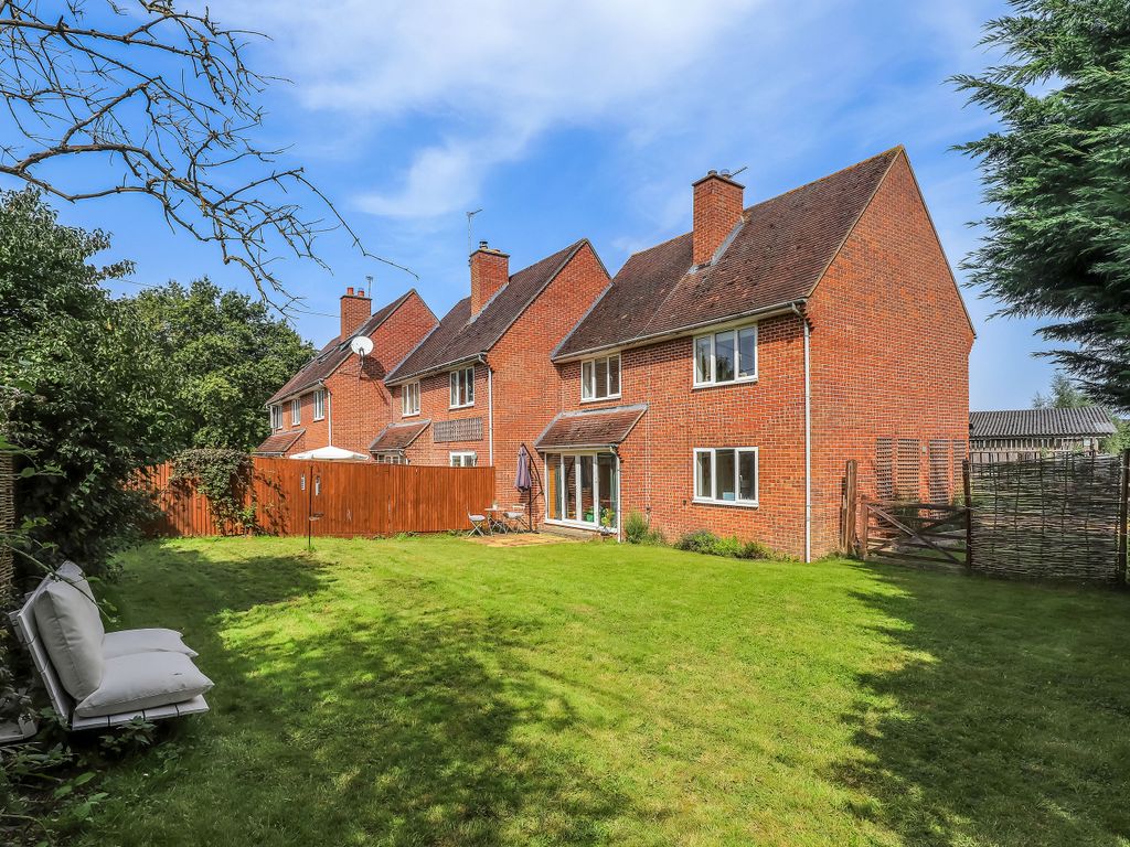 3 bed end terrace house for sale in Hamstead Marshall, Newbury RG20, £405,000