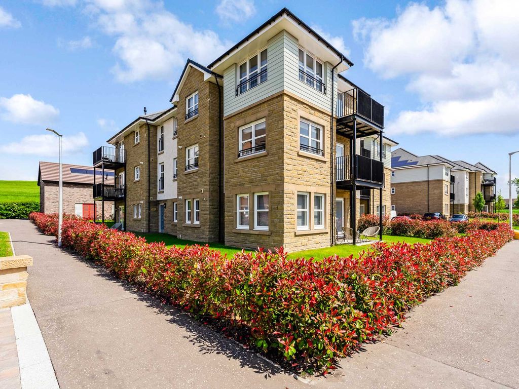 2 bed flat for sale in Cedarwood Gardens, Bishopton PA7, £252,000